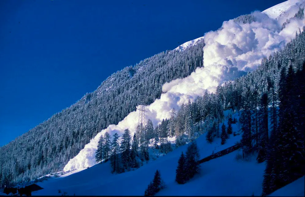 Spettacolare valanga di polvere.