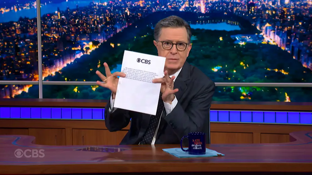 Mitteilung von CBS: Es sei wenig Papier, dafür dass es so vielen «Ä******» aus der Patsch helfen solle, sagt Colbert.