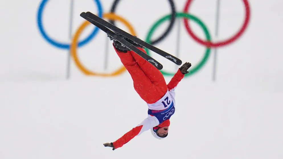 Lina Kozomara bei einem Trainingssprung - die Finalteilnahme im Aerials verpasste sie letztlich deutlich