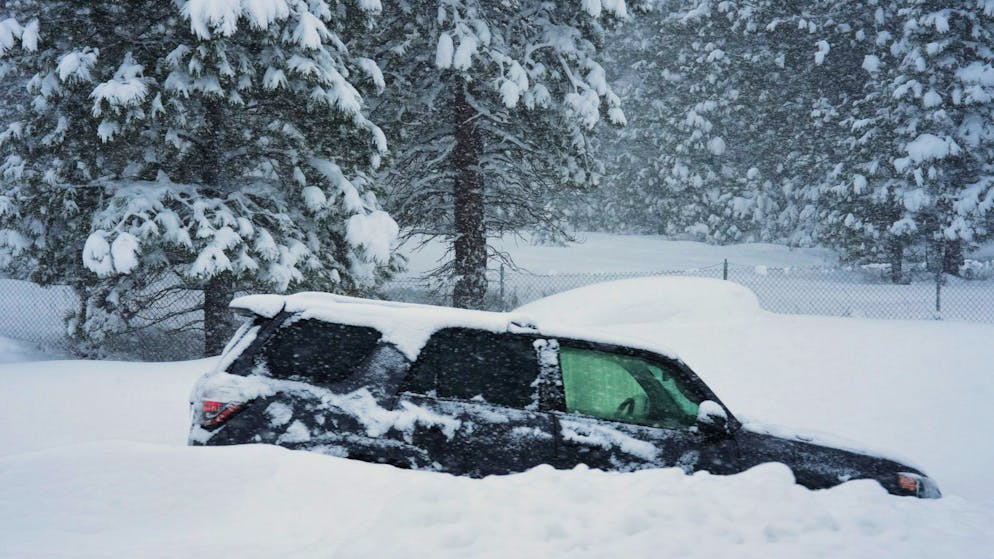Schneestürme in Kalifornien. Zehn Skifahrer nach Lawinenabgang nahe Lake Tahoe vermisst