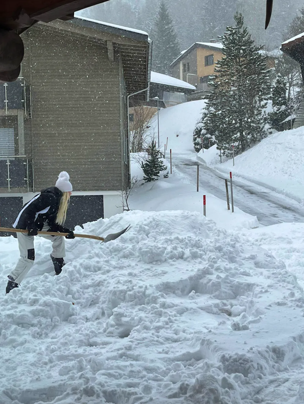 Schnee-Bilder Februar 2026. In Sörenberg, Kanton Luzern, wurde fleissig Schnee geschaufelt.