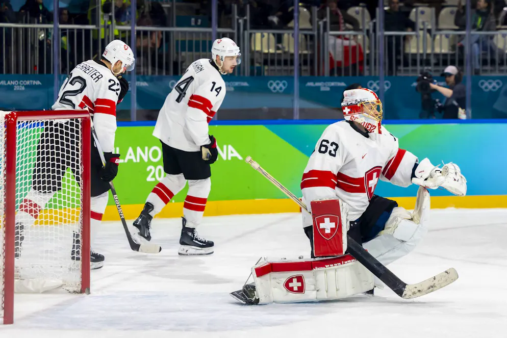 Leonardo Genoni lässt die Schweiz lange vom Halbfinal träumen.