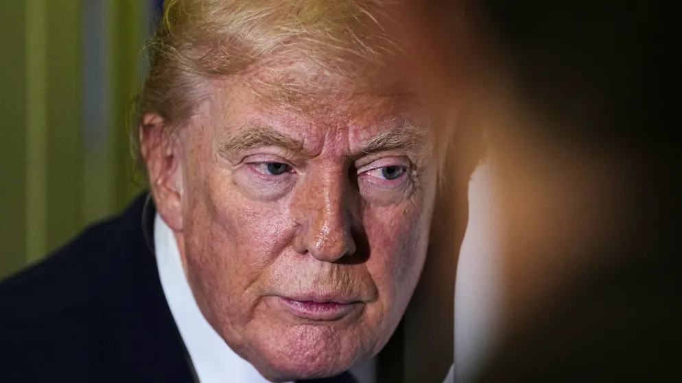 Les milliers d'arrestations liées à la campagne d'expulsions massives de Donald Trump a augmenté le besoin de lieux de rétention.