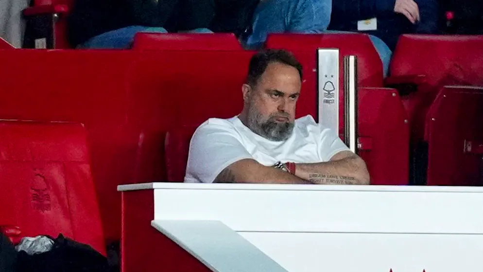 Grimmiger Blick bei Evangelos Marinakis.
