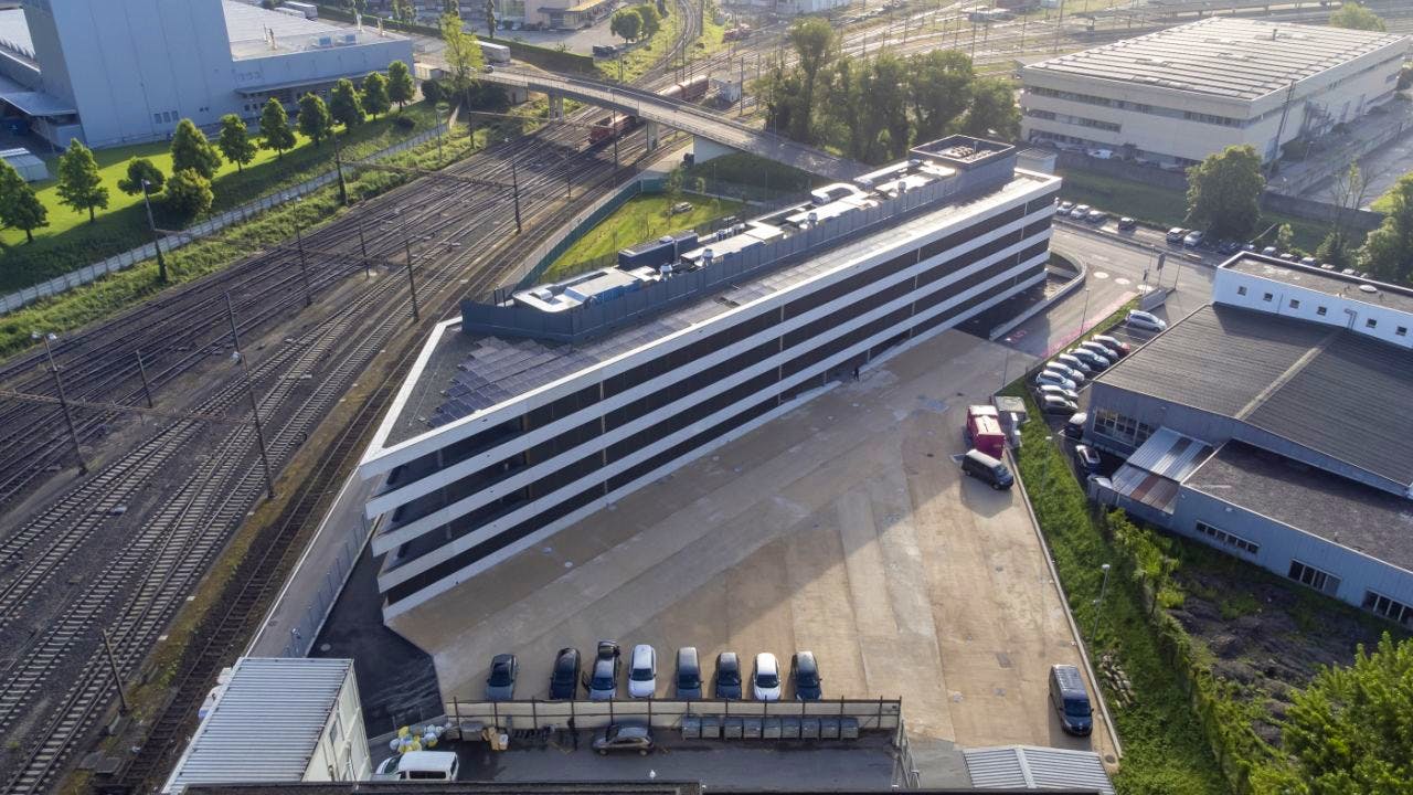 Refugee, Asylum. Confederation reviews asylum pilot project after debate in Ticino