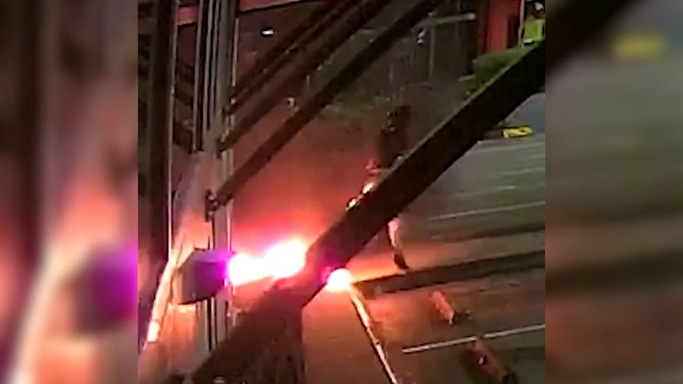 Brenzlige Flucht. Dieb bricht ein und fängt Feuer