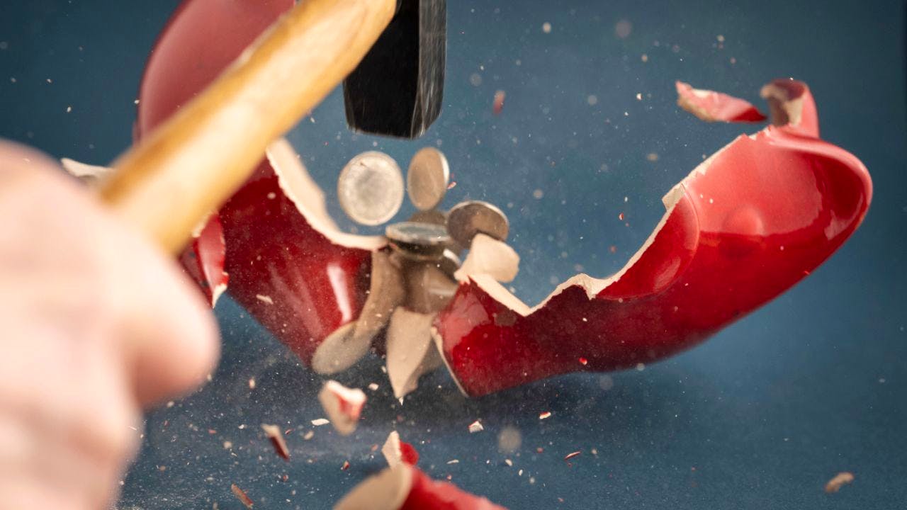 Federal finances. Federal accounts close one billion better than budgeted