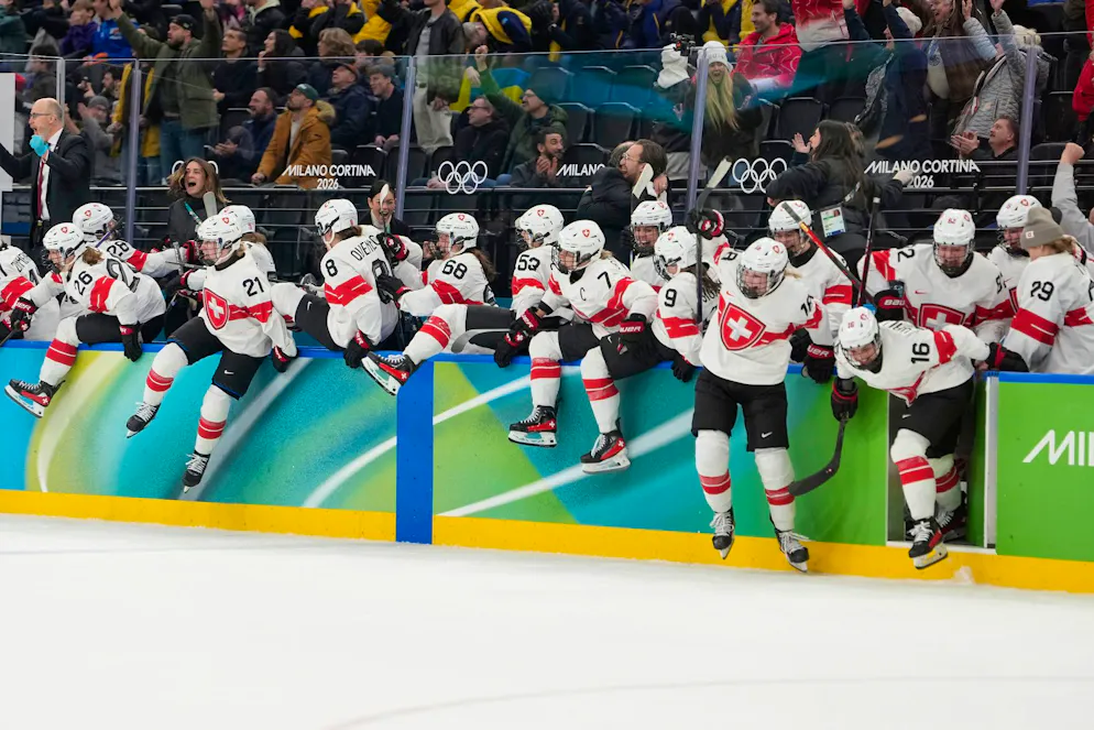 Seconda settimana delle Olimpiadi di Milano-Cortina. La gioia delle giocatrici svizzere dopo la rete cruciale ai supplementari