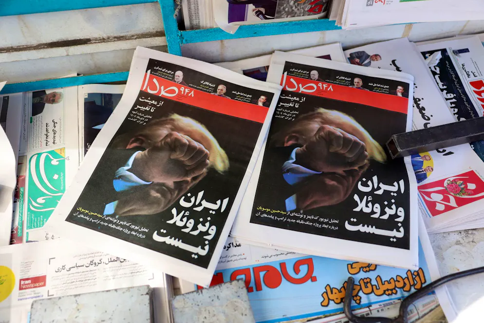 La prima pagina di un quotidiano iraniano titolante «L'Iran non è il Venezuela», sulla prima pagina dell'edizione del 31 gennaio scorso. 