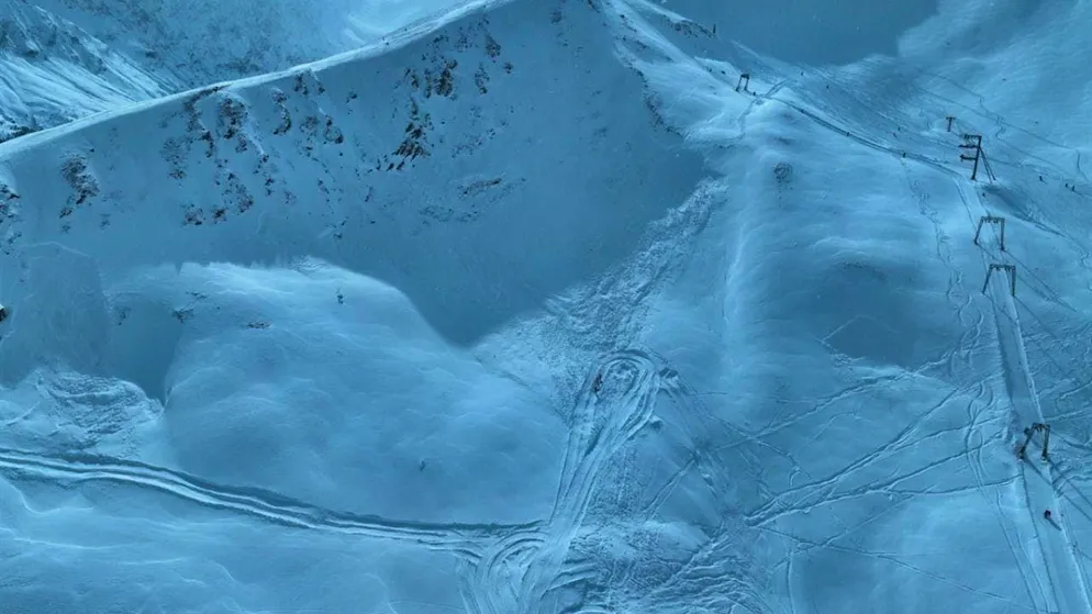 Right next to the ski lift in Parsonz GR, the father and son duo ventured next to the piste and were buried by an avalanche.