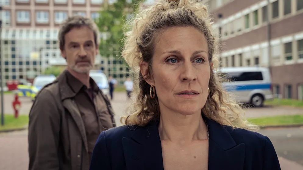 So komplex war Stefanie Reinspergers Abschied vom Dortmunder «Tatort». Peter Faber (Jörg Hartmann) bemerkt, dass Ira Klasnić (Alessija Lause) der neue Fall alles andere als kaltlässt.