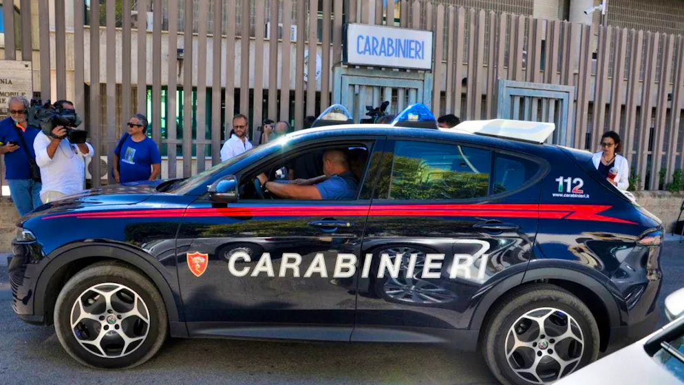 ARCHIVE - Journalists follow the departure of a Carabinieri car in front of an Italian police building. Photo: Alessandro Fucarini/IPA via ZUMA Press/dpa