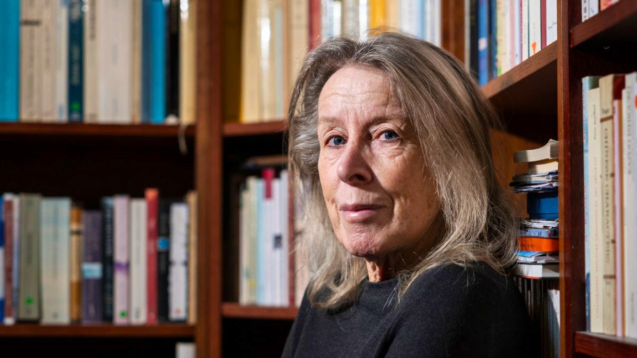 Award. French-speaking Swiss author Corinne Desarzens receives Grand Prix Literature