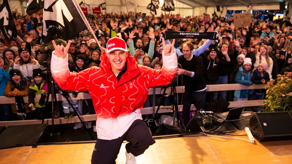 Le champion olympique Franjo von Allmen reçu chez lui à Boltigen - Gallery. La foule des grands jours était présente à Boltigen pour accueillir le triple champion olympique.