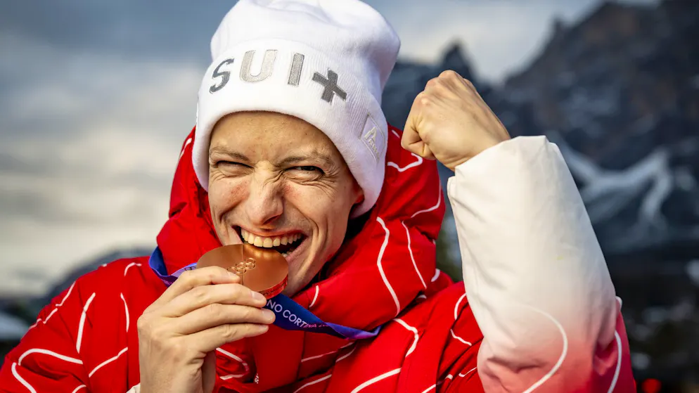 Alle Schweizer Olympia-Medaillen. Exploit auf der Normalschanze: Gregor Deschwanden springt überraschend zu Bronze und sichert der Schweiz die fünfte Olympia-Medaille.