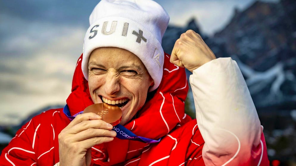 All Swiss Olympic medals. Exploit on the normal hill: Gregor Deschwanden surprisingly jumps to bronze and secures Switzerland's fifth Olympic medal.