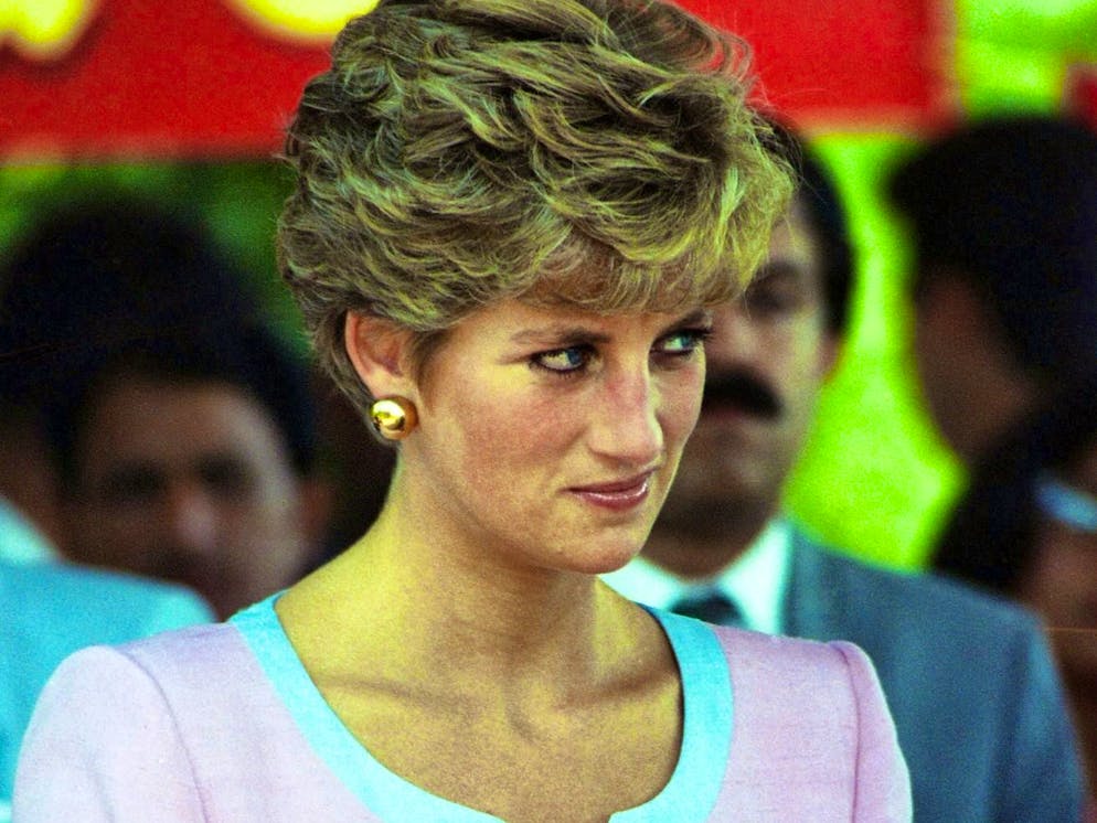 Si dice che la Principessa Diana diffidasse dello scandaloso principe Andrea. La foto è stata scattata nel 1991 durante una visita ufficiale della principessa in Pakistan.