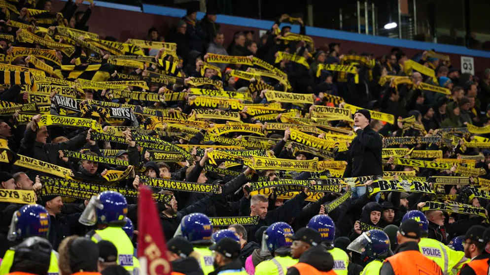 La curva dello Young Boys a Birmingham durante la partita incriminata.