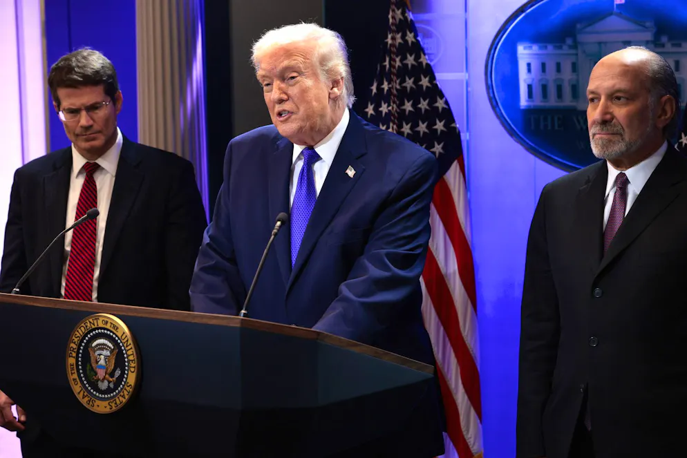 US-Präsident Donald Trump äussert sich auf einer Medienkonferenz im Weissen Haus und greift den Obersten Gerichtshof massiv an.
