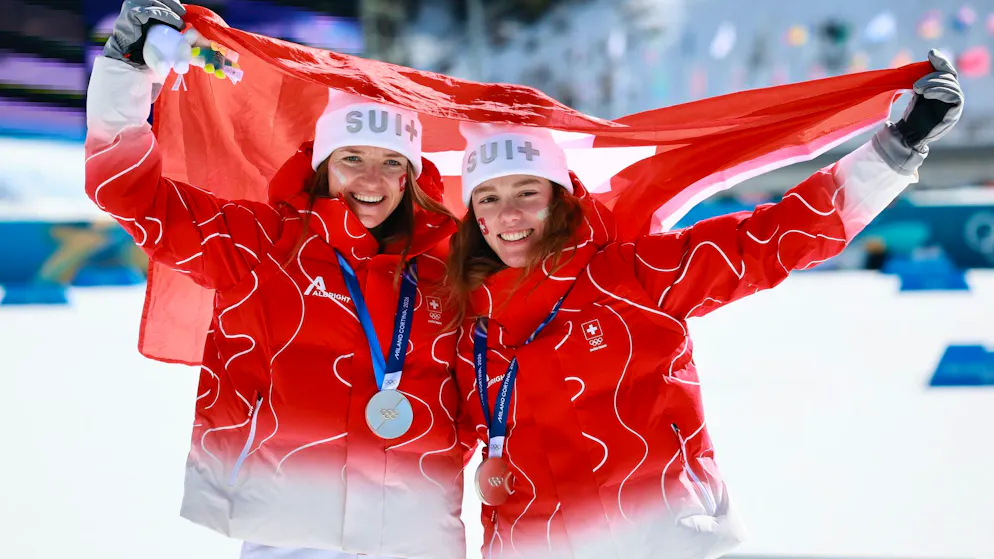 Alle Schweizer Olympia-Medaillen. Die Langlauf-Trümpfe Nadine Fähndrich und Nadja Kälin holen im Team-Sprint die Silbermedaille für die Schweiz. 