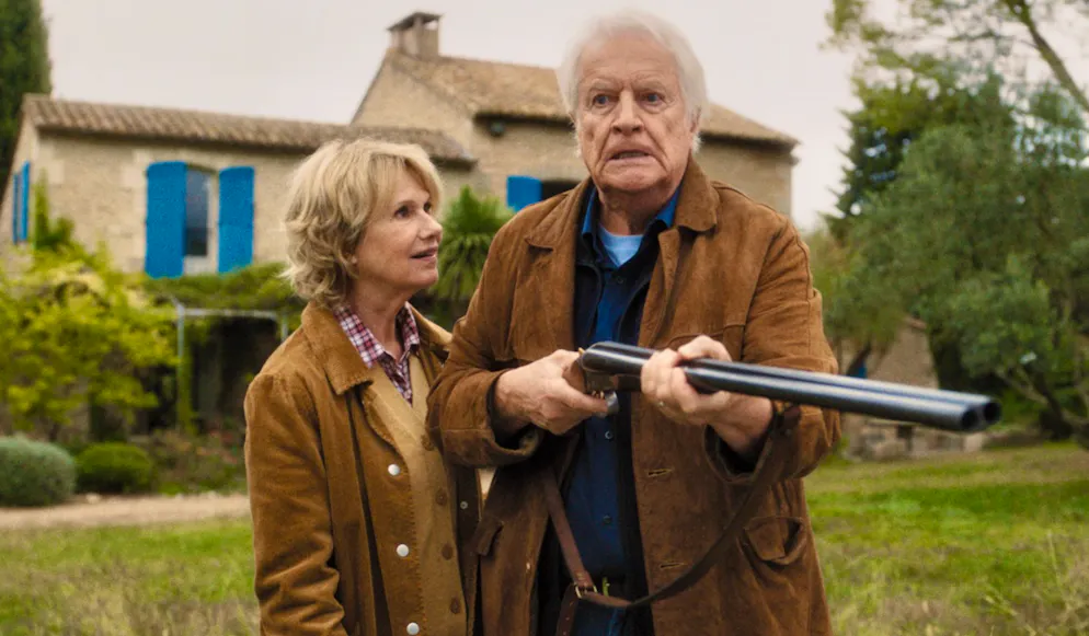 Chers parents. Miou-Miou et André Dussolier incarnent des profs retraités, de gauche, qui n'ont pas l'habitude d'avoir de l'argent.