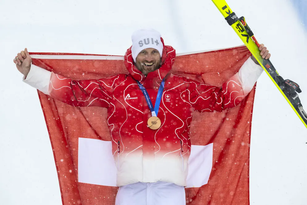 Seconda settimana delle Olimpiadi di Milano-Cortina. Il 40enne Alex Fiva con la sua medaglia di bronzo.