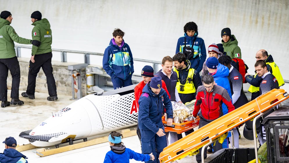 JO 2026. Images chocs : trois bobs se retournent