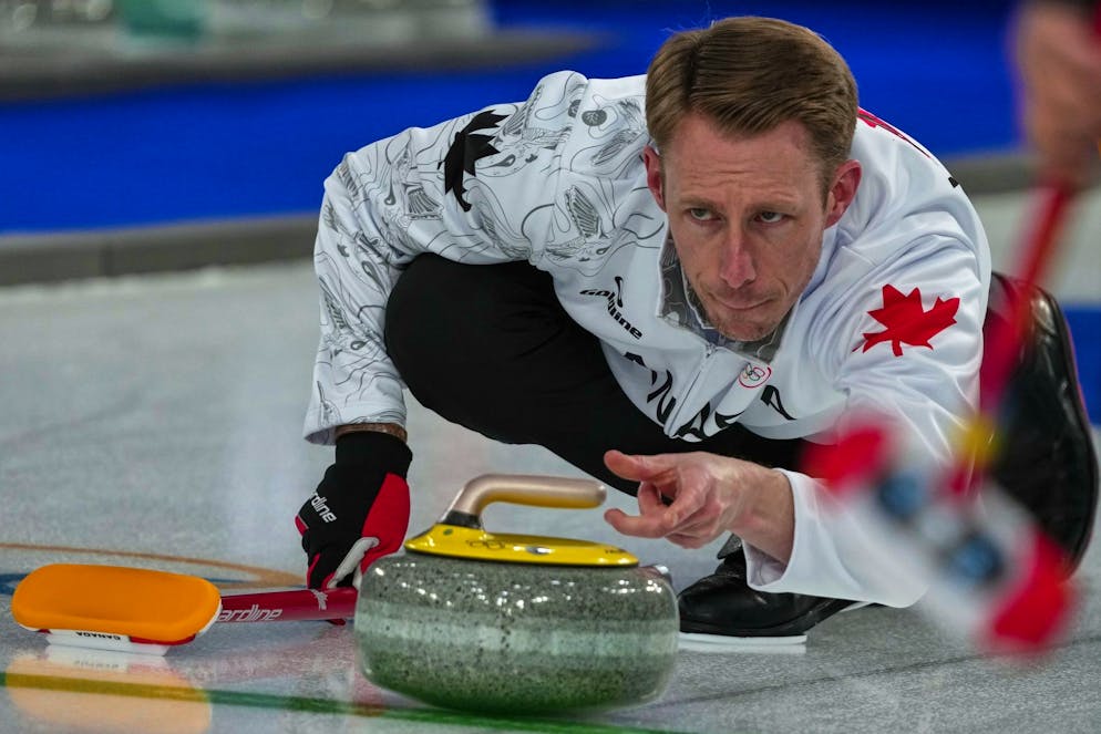 Hund im Ziel, Curling-Zoff, Sex-Alarm: So kurios war Olympia - Gallery. Alles rechtens? Um die Steinabgabe von Kanadas Curler Marc Kennedy gab es grosse Diskussionen.