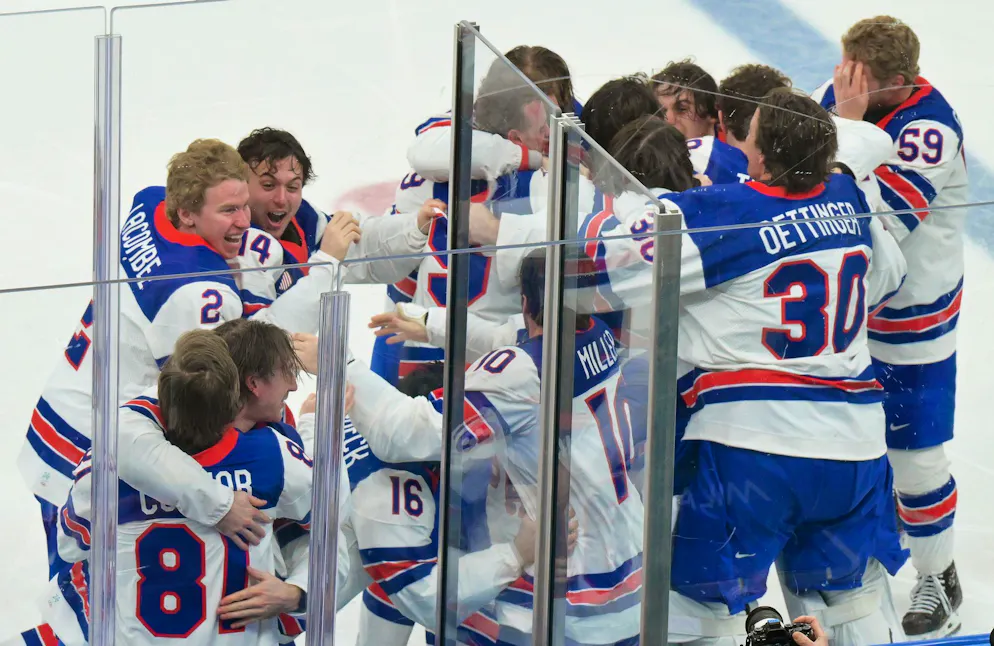 Videoanruf von Trump: US-Cracks Eishockey-Olympiasieger - Gallery. Grenzenlose Freude: Die Amerikaner kurz nach dem Sieg gegen den großen Rivalen Kanada.