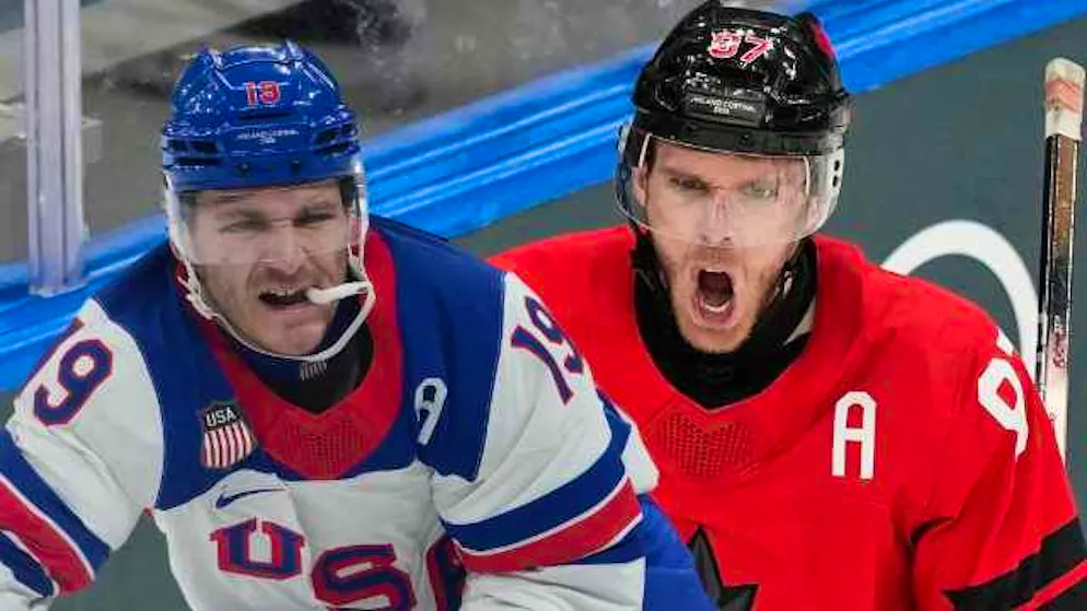 Der amerikanische Haudegen Matthew Tkachuk (links) und Kanadas Connor McDavid wollen Gold.