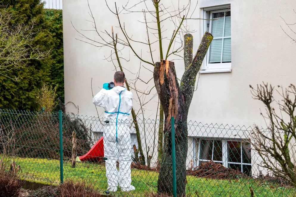 Am Montag waren Spezialisten der Spurensicherung am Haus im Einsatz.