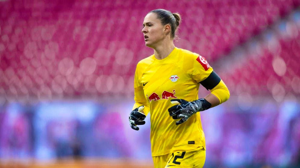 Leipzig's Elvira Herzog scores a momentous own goal in stoppage time