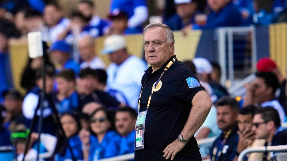 Successful coach leaves. Dick Advocaat takes his hat off in Curaçao