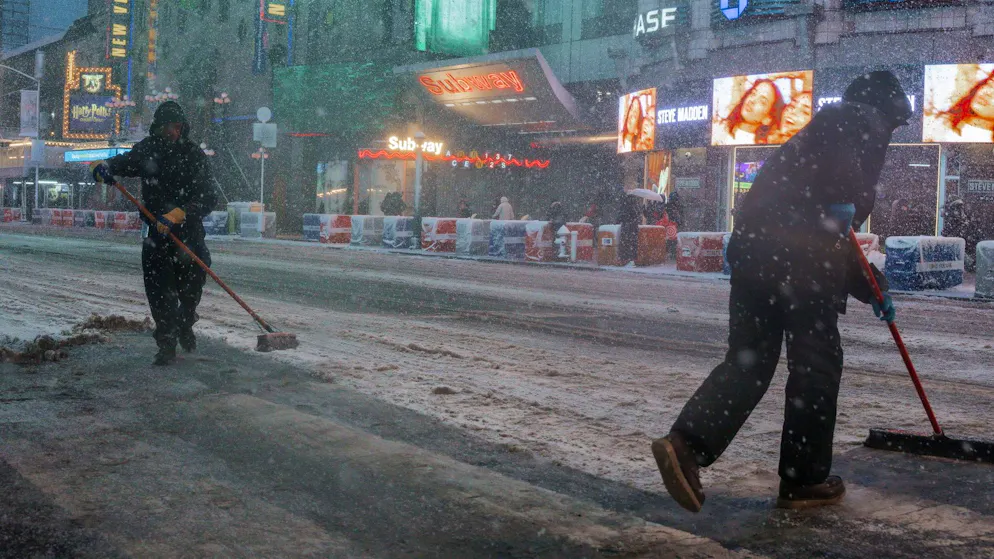 Blizzard-Alarm im Nordosten der USA. New Yorks Bürgermeister sperrt wegen Wintersturms kompletten Verkehr