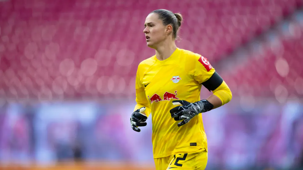 Leipzigs Elvira Herzog unterläuft in der Nachspielzeit ein folgenschweres Eigentor