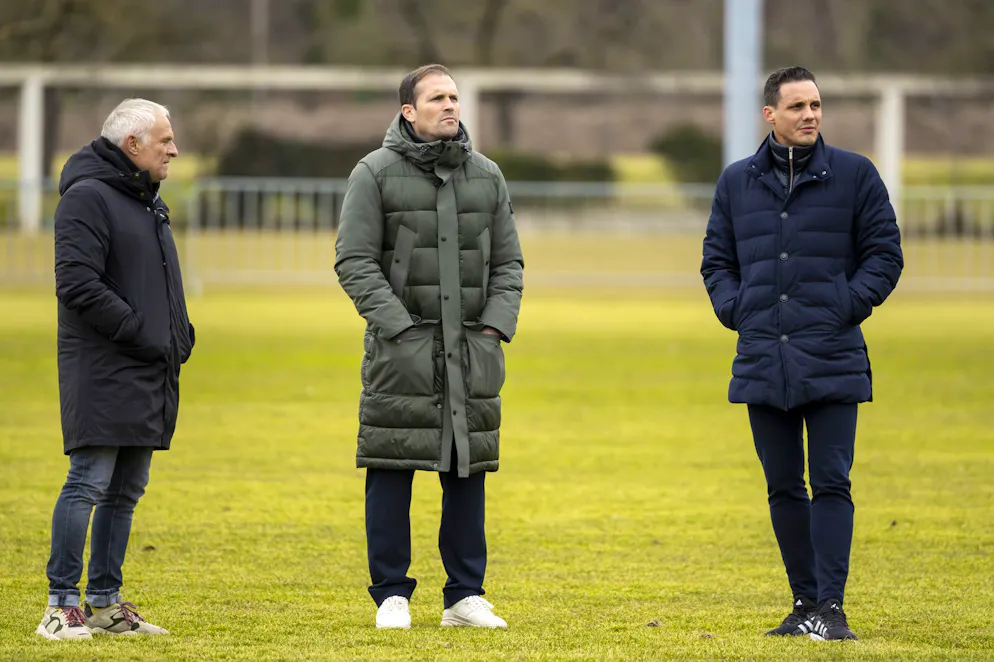 Schnitzelbängg 2026 Sport. Dr FCB, uns hetts fascht gschellt<br>hett Mittelstürmer online bschtellt<br>was er hätt beachte selle<br>Qualität duesch nit bi TEMU bschtelle<br><br>(Dipflischysser)