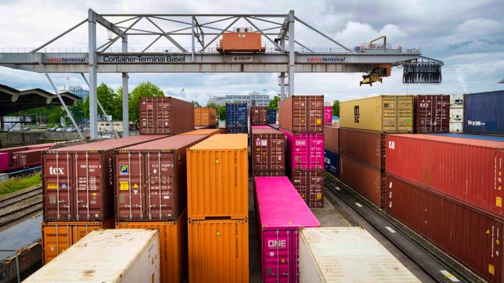 On February 20, the US Supreme Court issued a ruling against President Donald Trump's tariff policy.