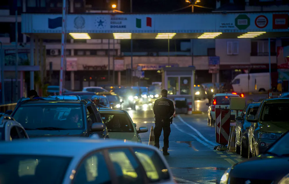 Genève reste le canton qui emploie le plus de travailleurs frontaliers en Suisse (28%), devant le Tessin (19%).