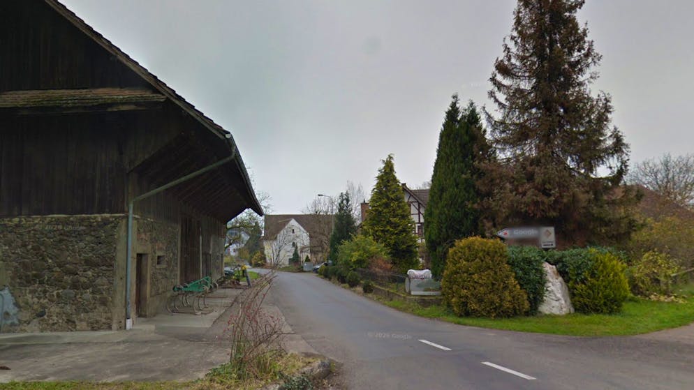 729 Autos in vier Stunden. In Aargauer Weiler herrscht plötzlich Verkehrschaos – Anwohner entsetzt