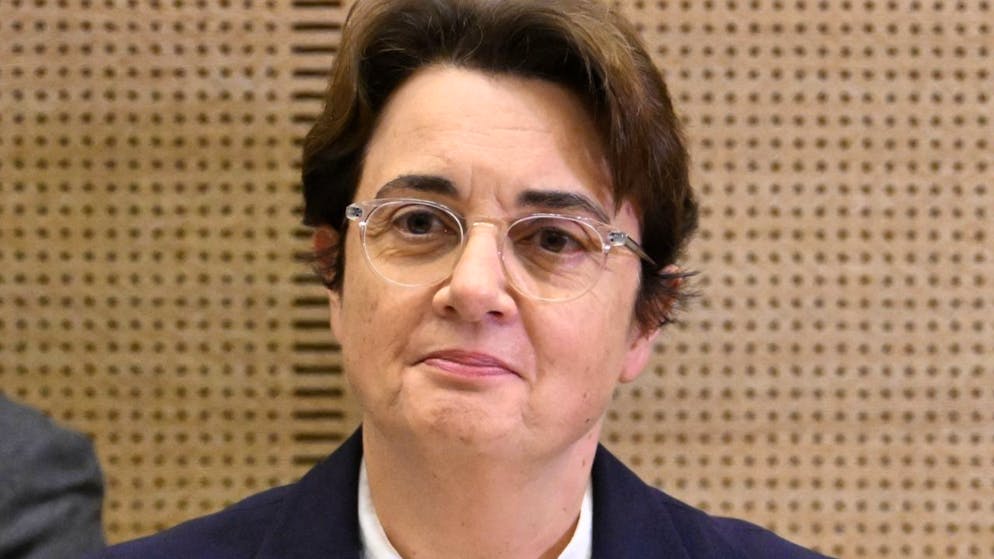 Parigi. Furto al Louvre, si dimette la presidente del museo