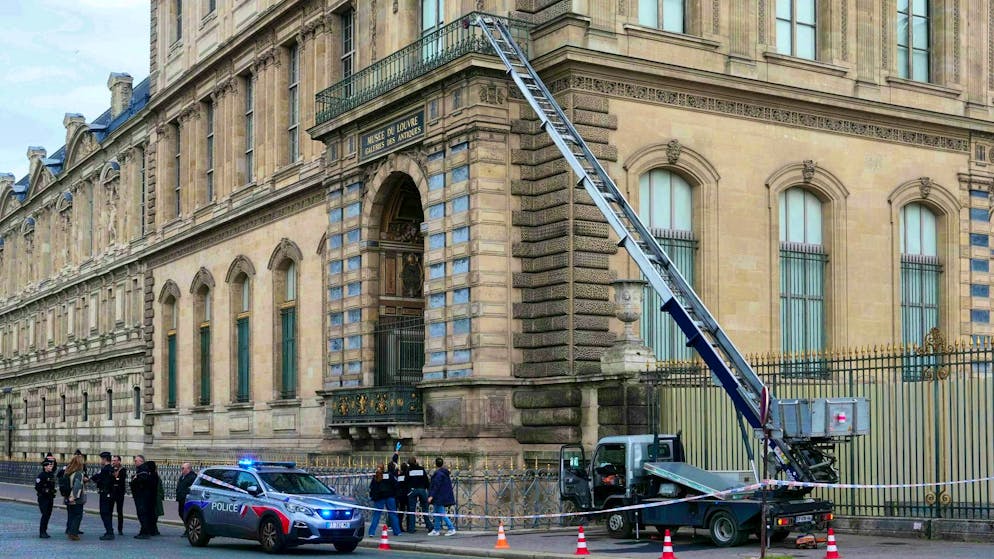 Louvre director resigns - Gallery. The break-in made international headlines and is an unfortunate affair for the Louvre. (archive picture)