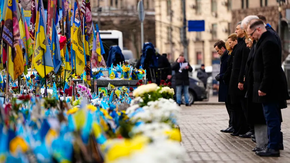 Un momento della cerimonia a Kiev.