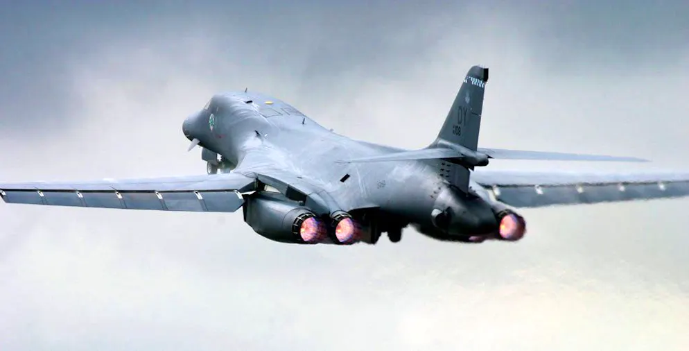 Eine B-1B im Flug.
