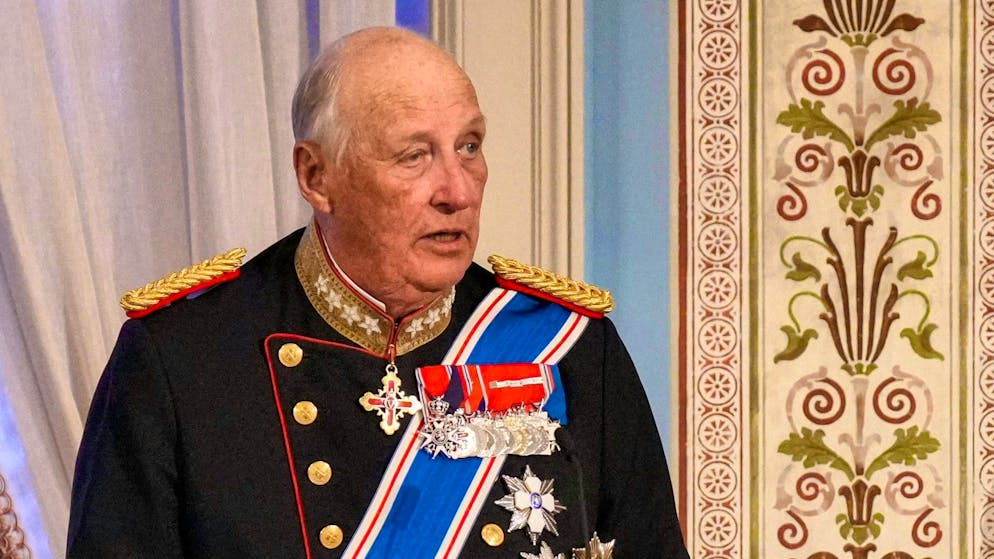 King Harald fell ill while on vacation in Tenerife.