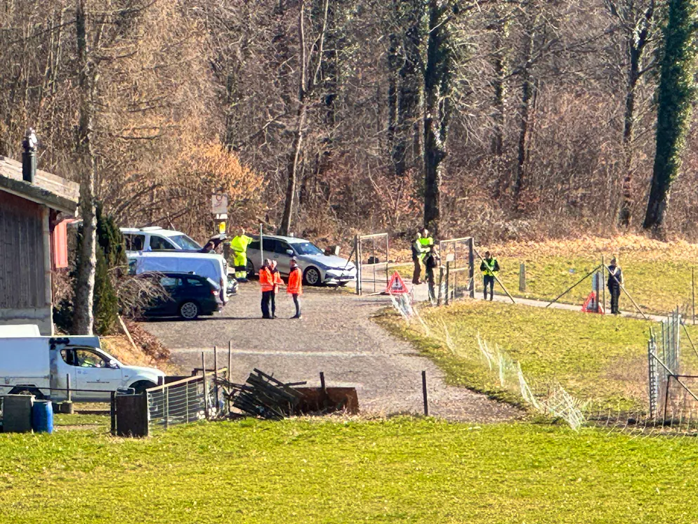 Explosion Illnau-Effretikon. Die Polizei hat das Gebiet weiträumig abgesperrt.