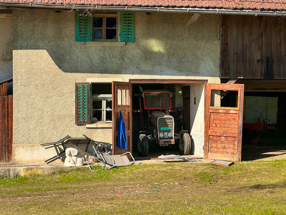Explosion Illnau-Effretikon. Several objects were knocked over in a fire.