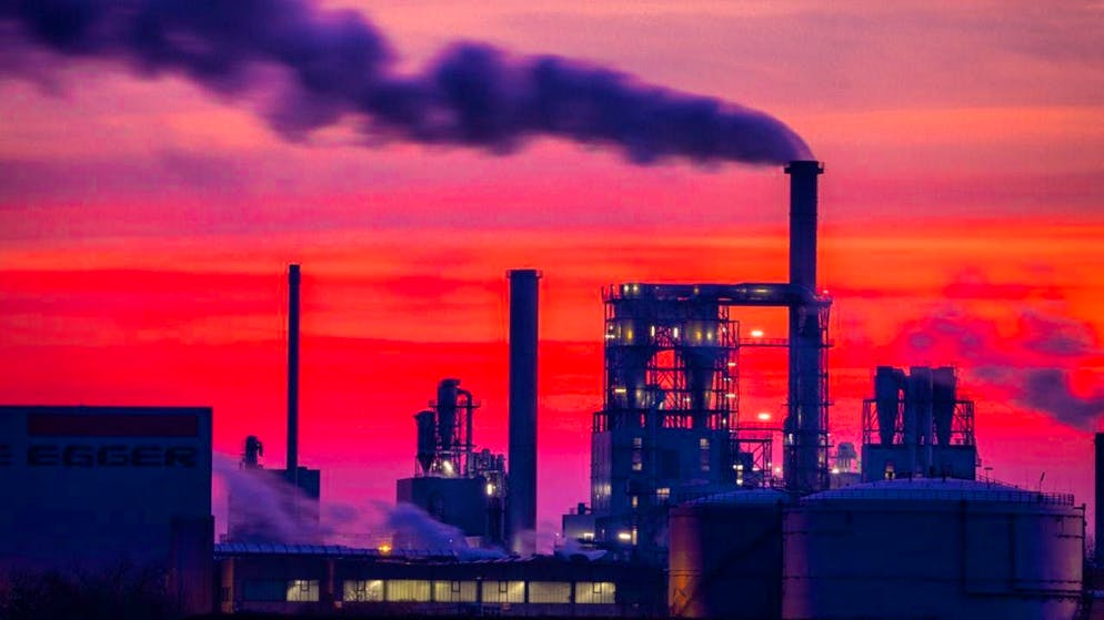 Comparatively strong growth in the final quarter last year gave the German economy its first plus since 2022. However, the holes in the 2025 national budget are larger than initially assumed. (archive image)