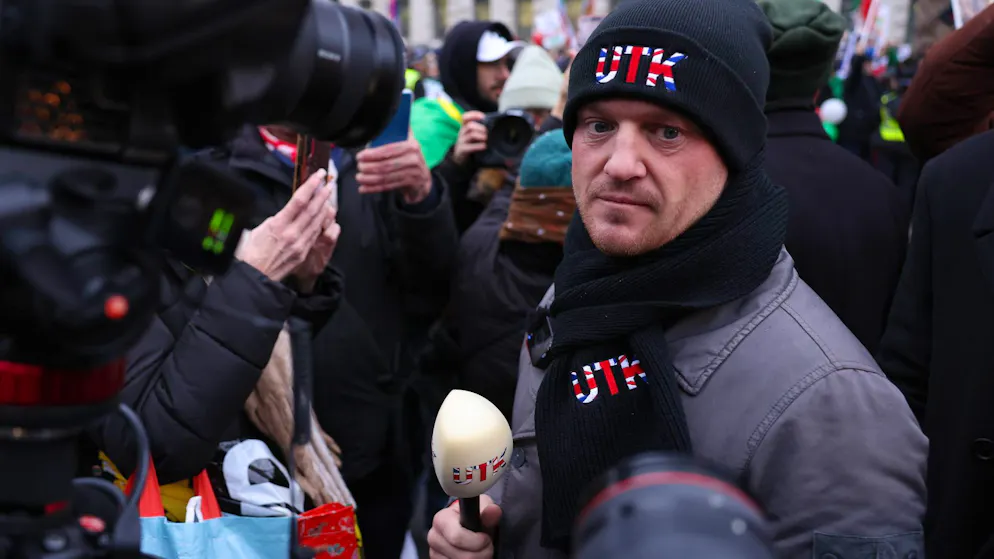 Accueilli au département d'Etat. Un militant d'extrême droite britannique «noue des alliances» aux USA