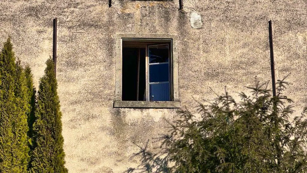 Explosion Illnau-Effretikon. Residents report damage to houses.