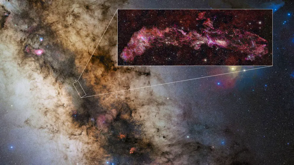 Gli astronomi hanno catturato una nuova, straordinaria immagine della regione centrale della Via Lattea svelando una complessa rete di filamenti di gas cosmico con un dettaglio senza precedenti.